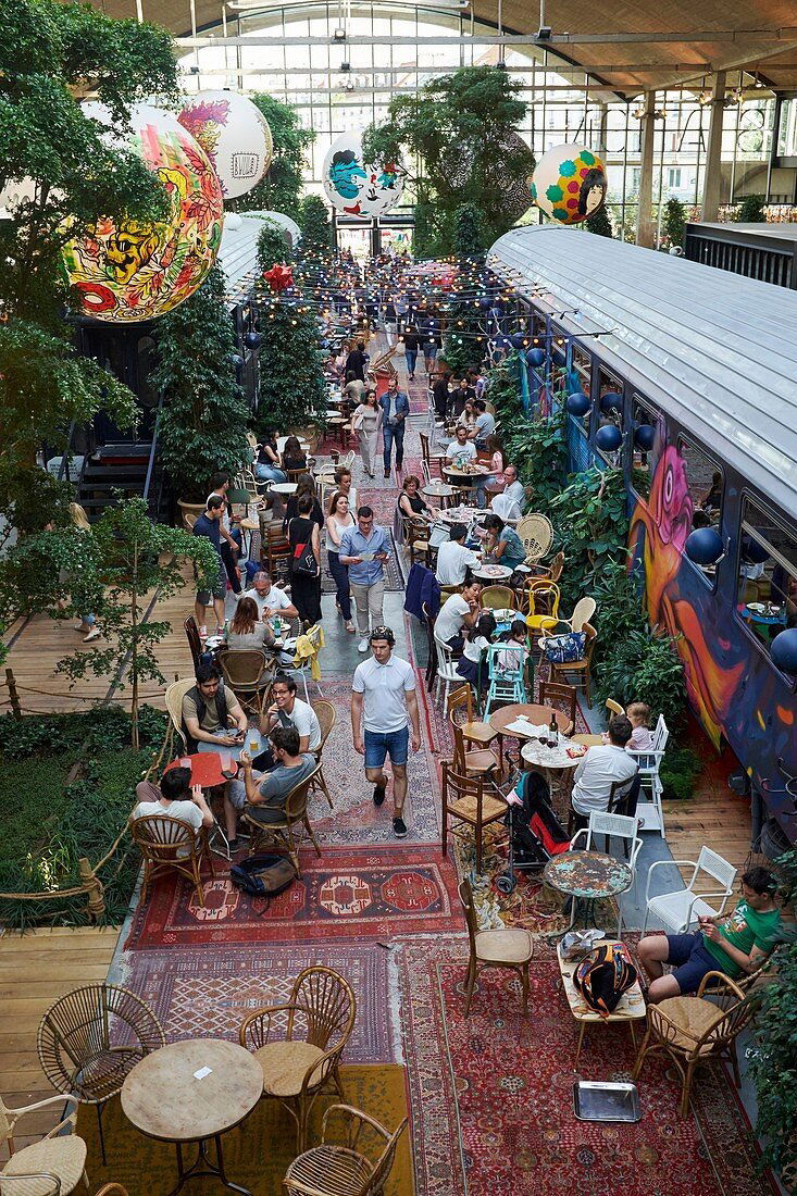 Library, Restaurant in Paris