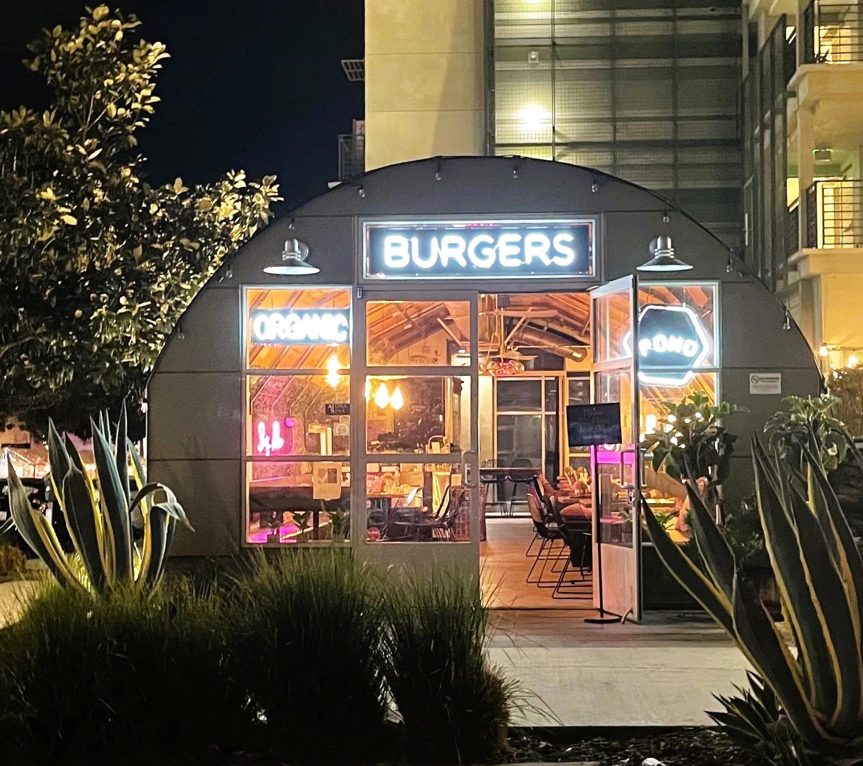Pono Burger restaurant in Santa Monica, United States