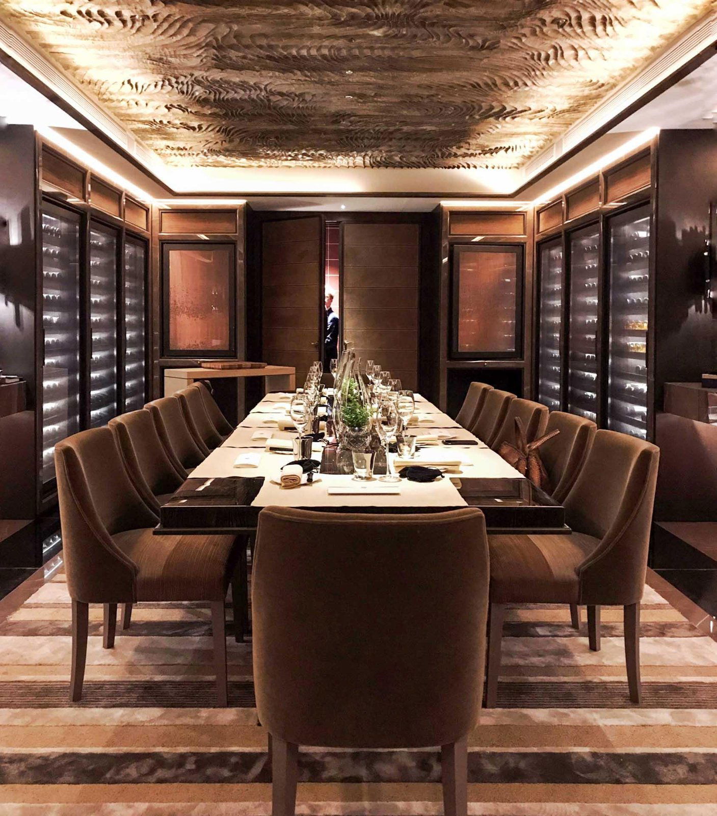 La Cave, Restaurant in Paris