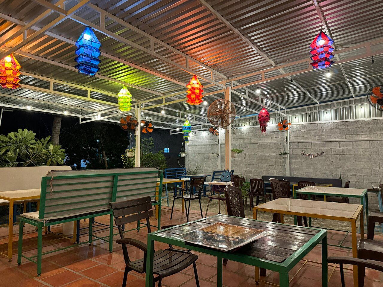 BIG CHILL INTERNATIONAL FOOD COURT - Khu ẩm thực Mũi Né, Phan Thiao T, Vietnam