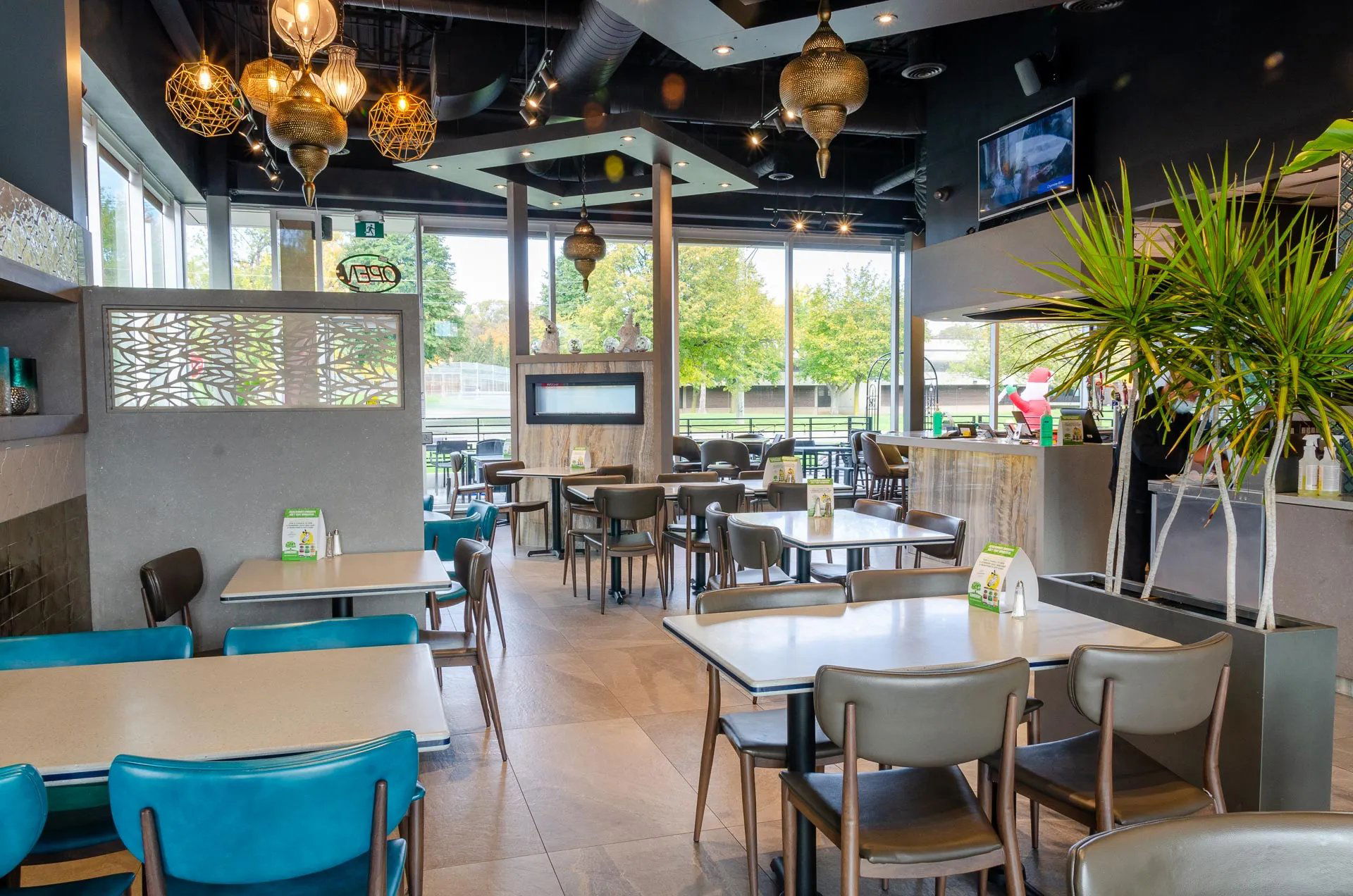 Montfort Mediterranean Cuisine - Oakville, Restaurant in Oakville