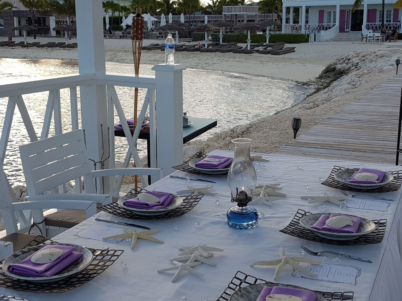 Pink Octopus, Restaurant in Nassau