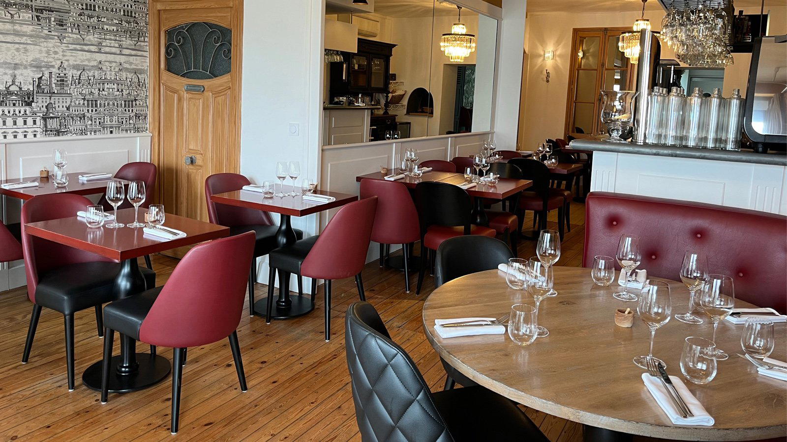 Le Fatra restaurant in Les Sables-d'Olonne, France