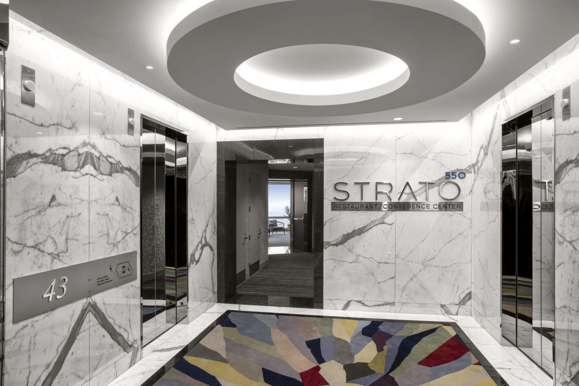 Strato 550 restaurant in Houston, United States