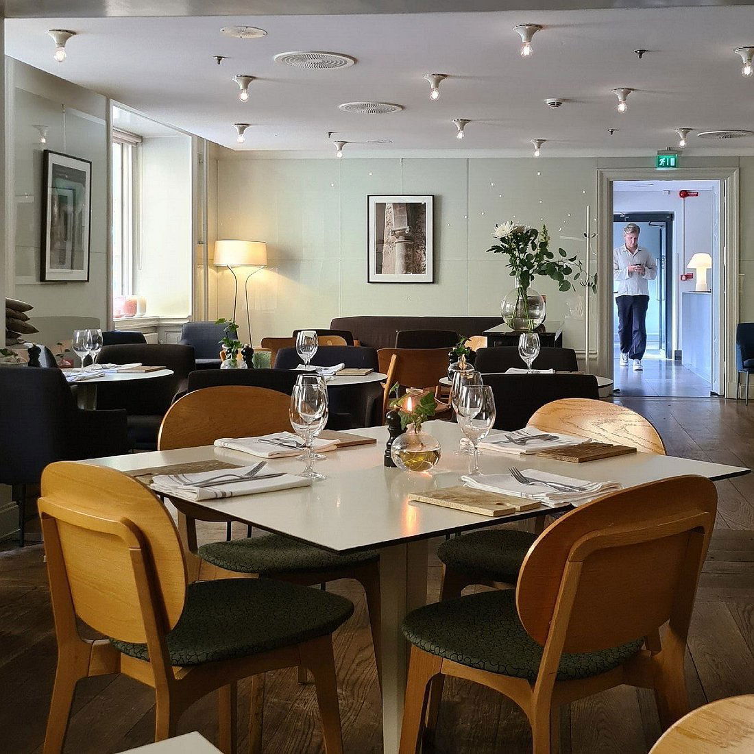 Långa Raden, Restaurant in Stockholm