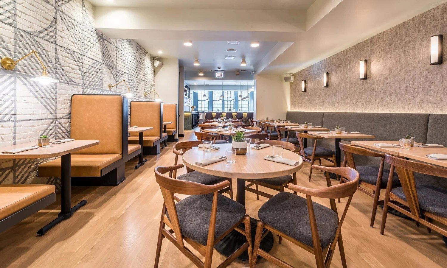 The Warbler restaurant in Chicago, United States