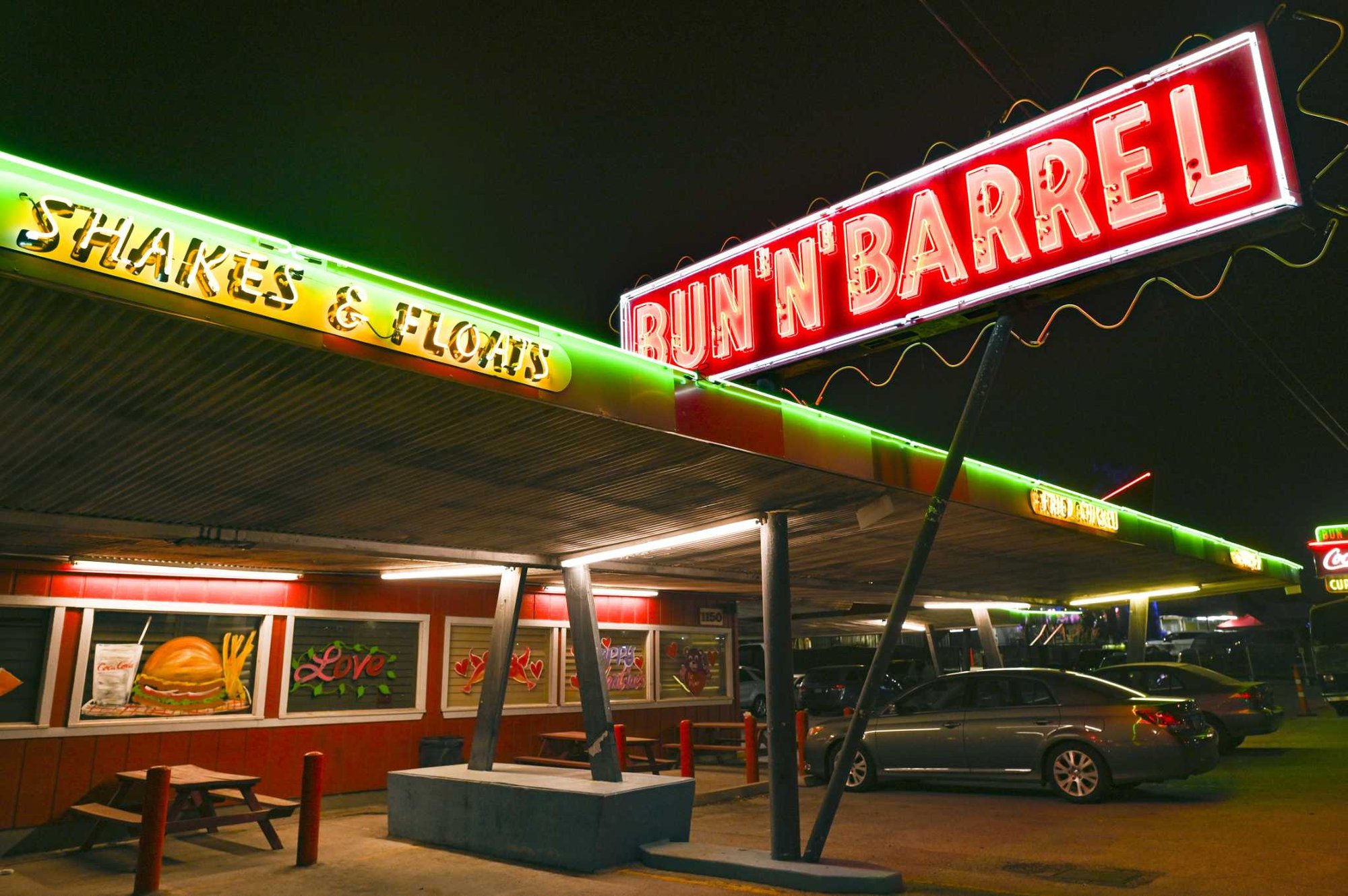Bun 'N' Barrel, Restaurant in San Antonio