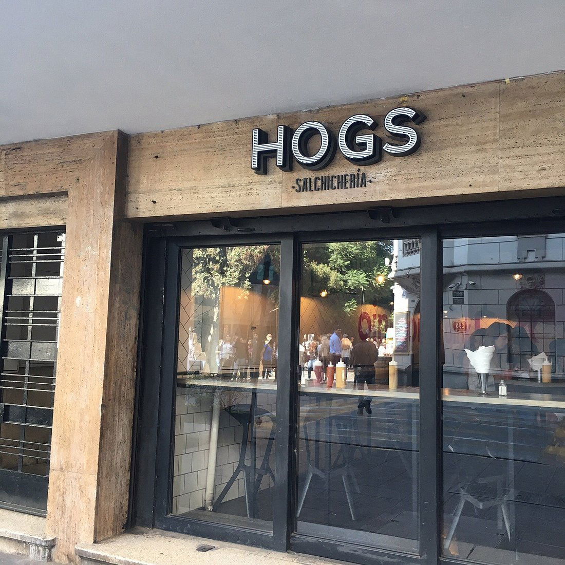 Hogs, Restaurant in Santiago
