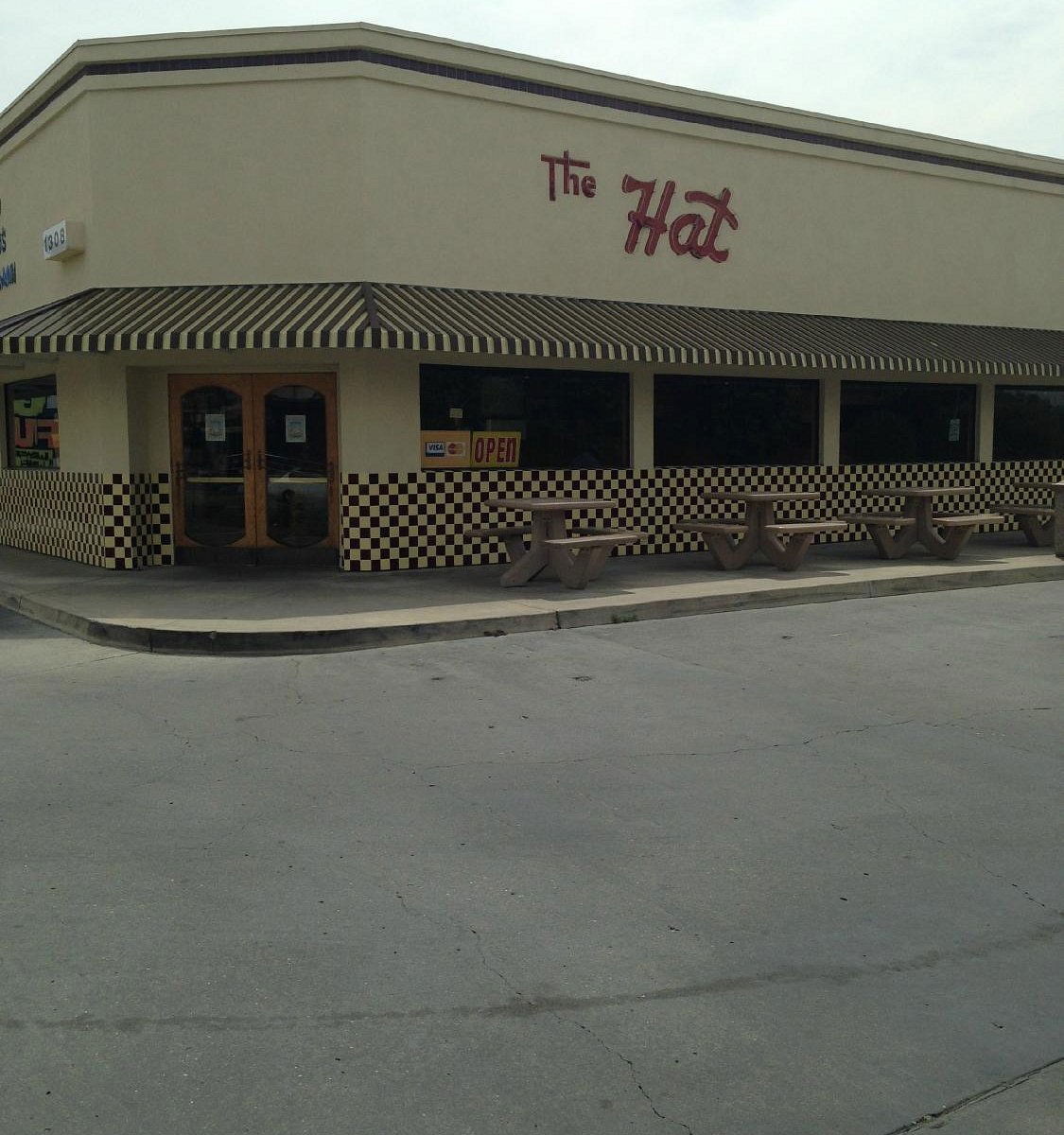 The Hat, Restaurant in Simi Valley
