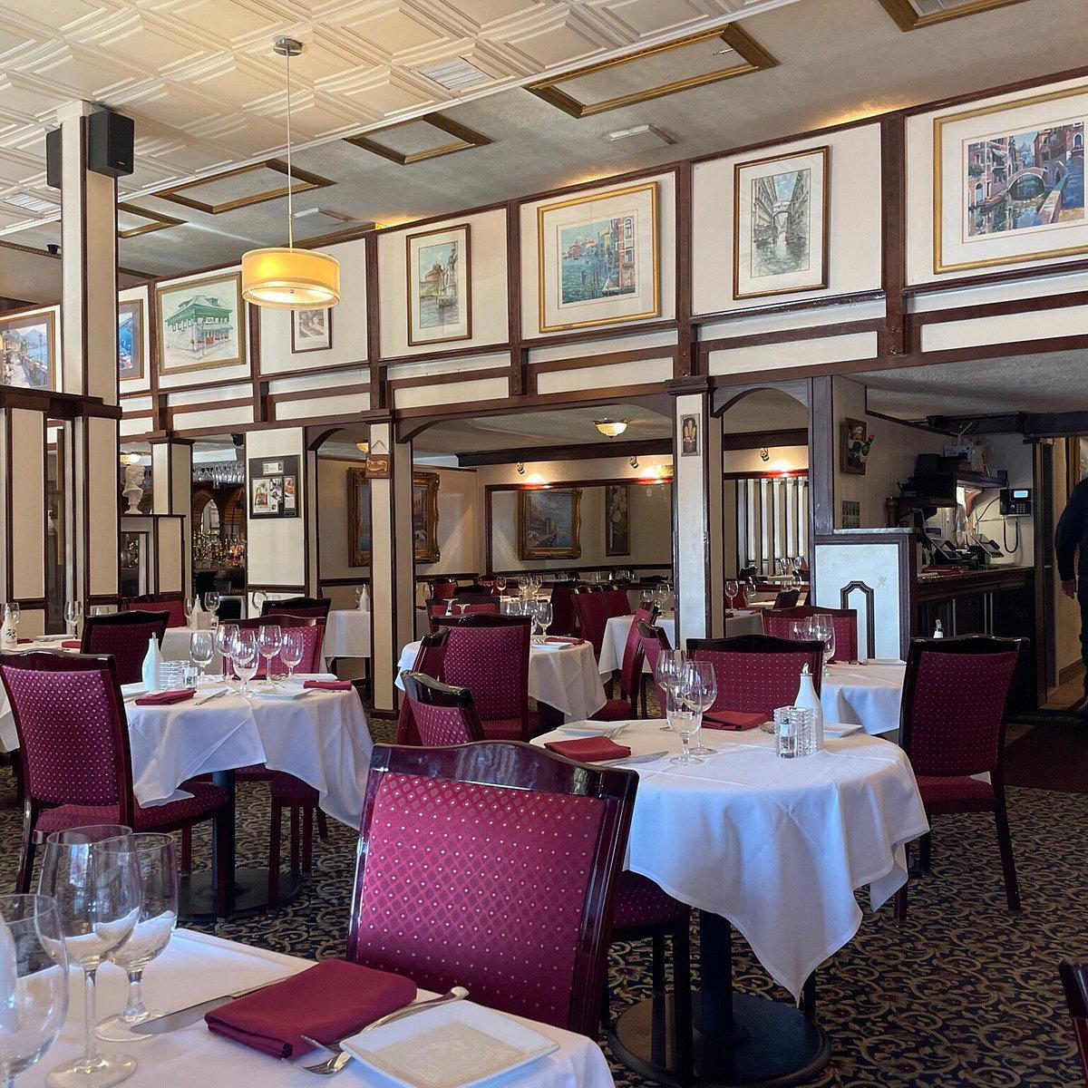 Zeffirelli restaurant in Herndon, United States