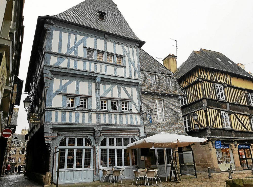 Chez la Mere Pourcel restaurant in Dinan, France