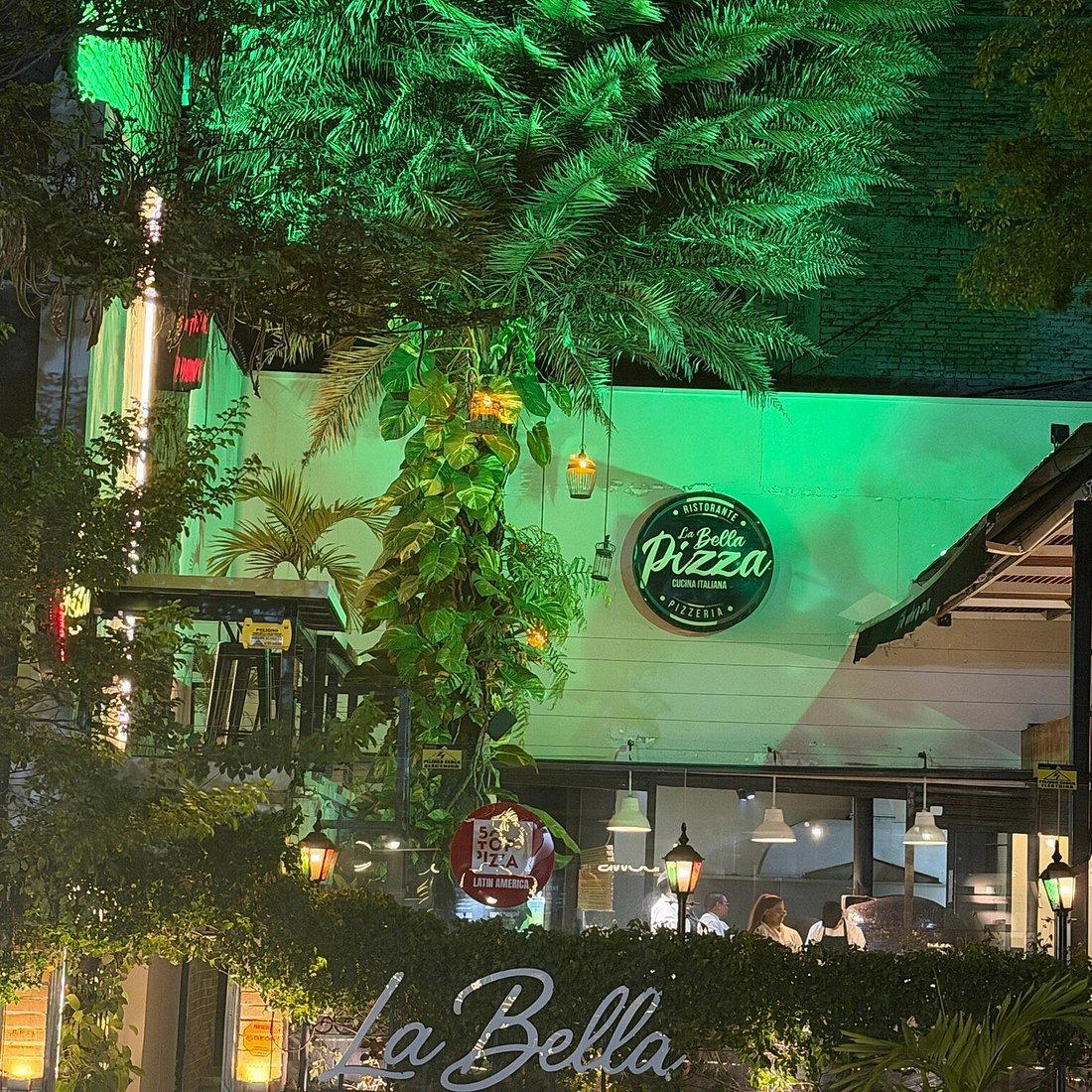La Bella Pizza restaurant in Cali