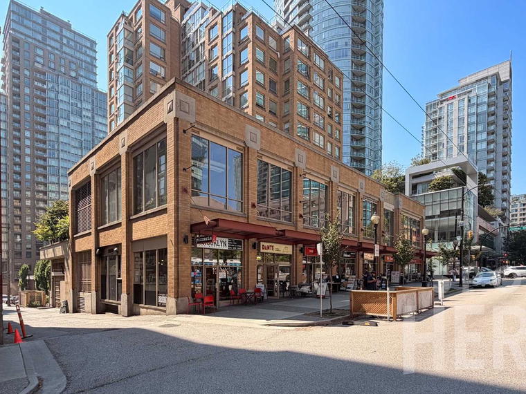 MeeT in Yaletown, Vancouver, Canada