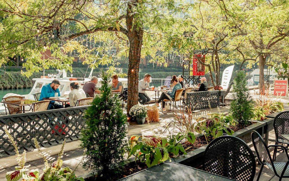 Pinched on the River restaurant in Chicago, United States