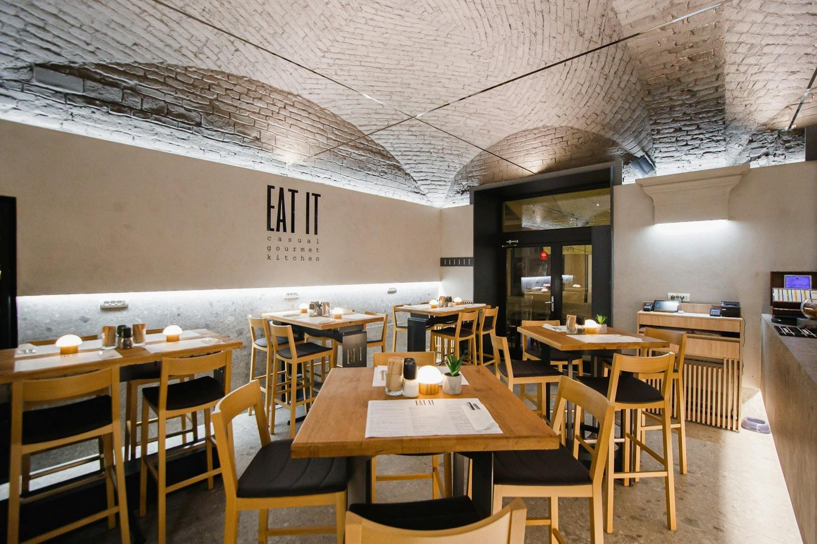 Eat IT casual gourmet kitchen, Restaurant in Oradea