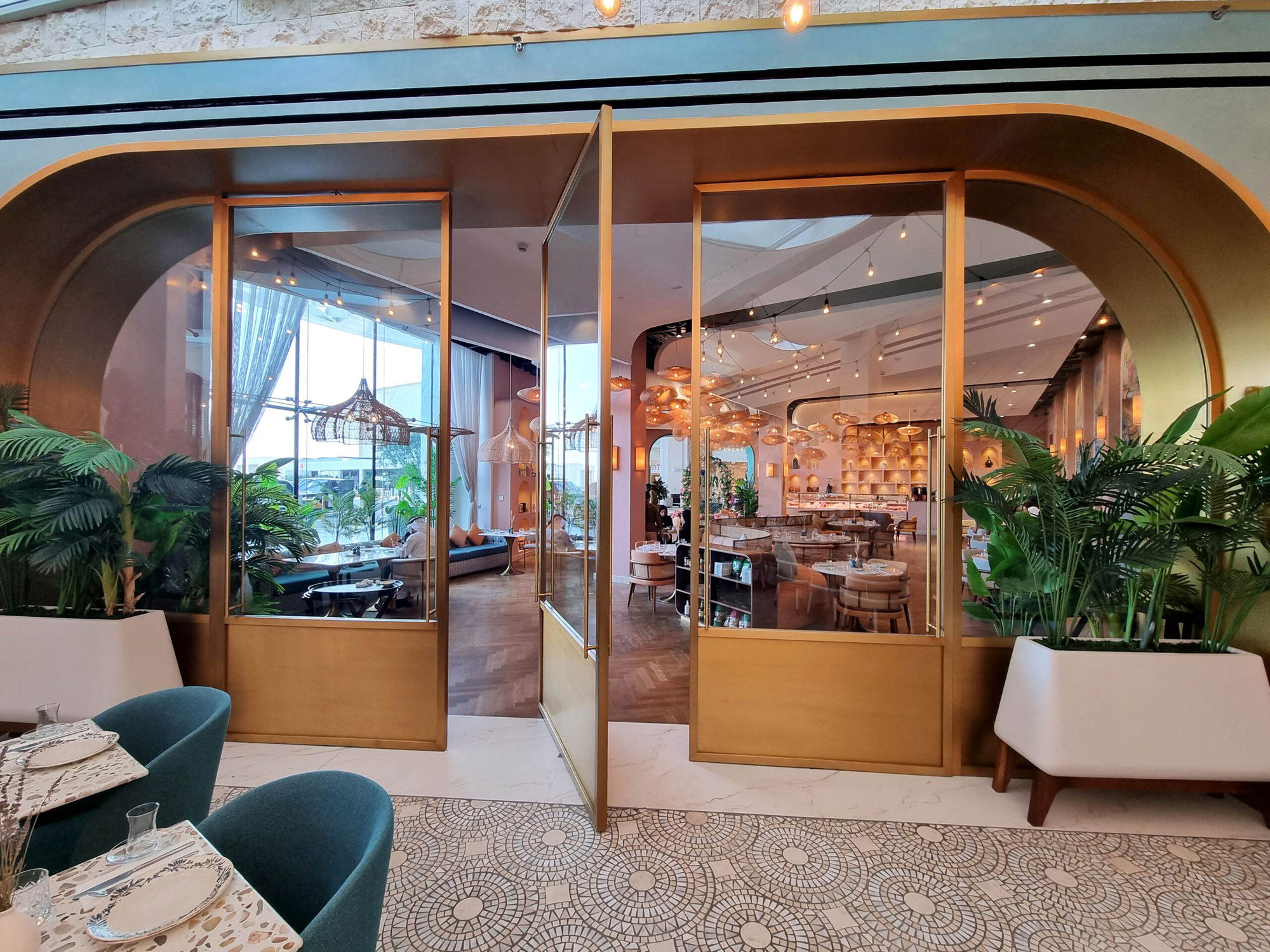 AVLU, Restaurant in Dubai
