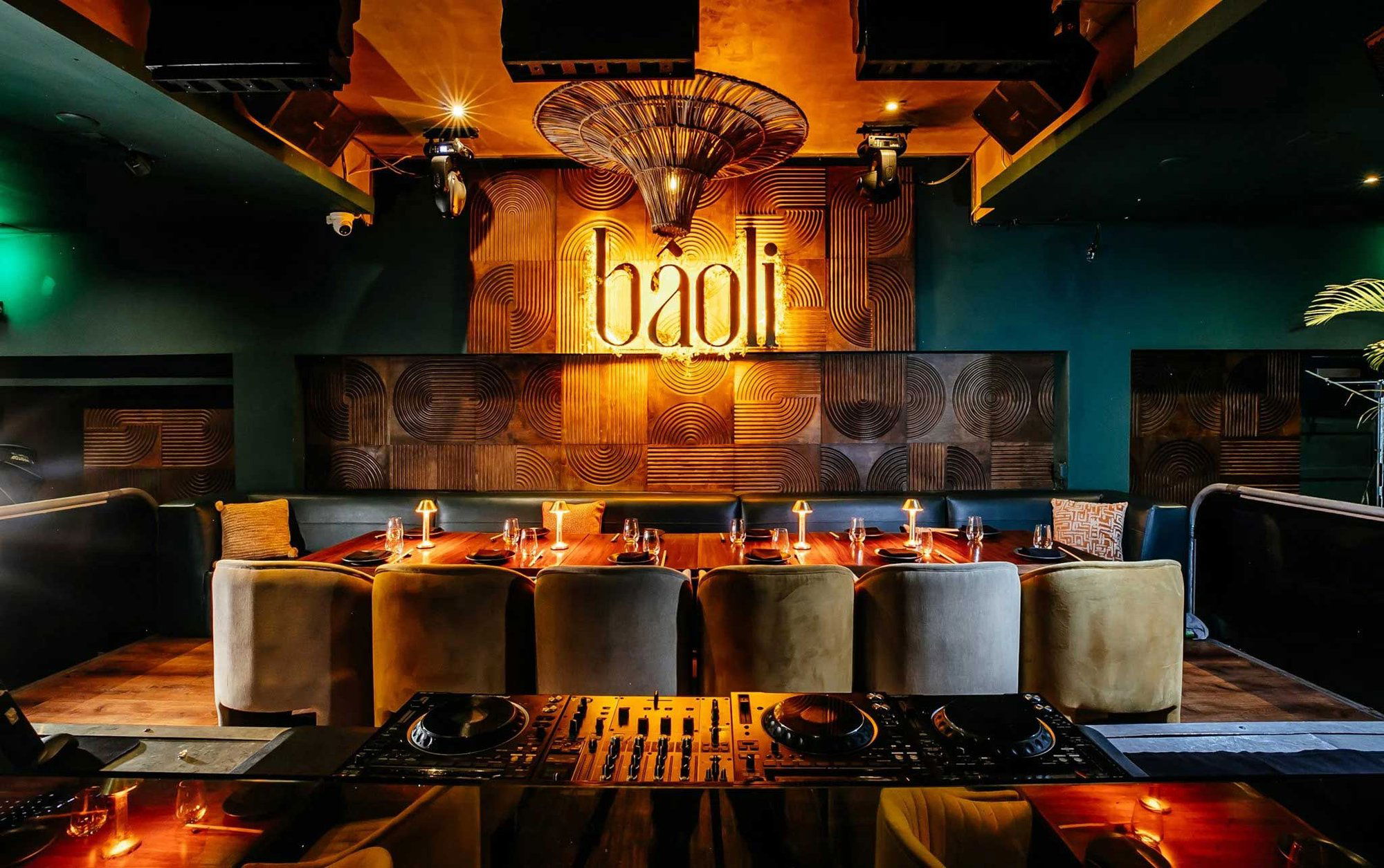BÂOLI Miami, Restaurant in Miami Beach