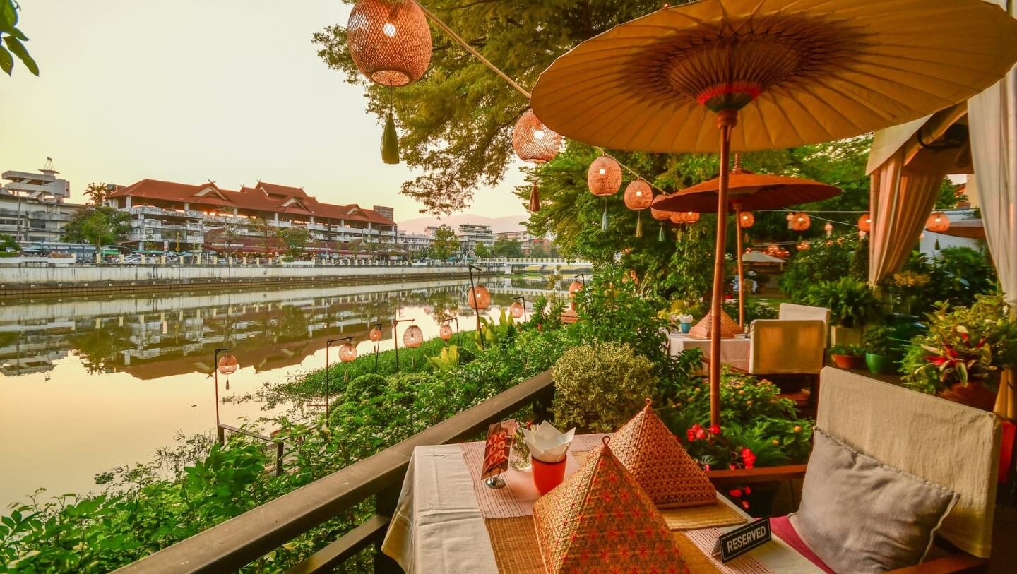 Wanlamun Rim Nam Restaurant