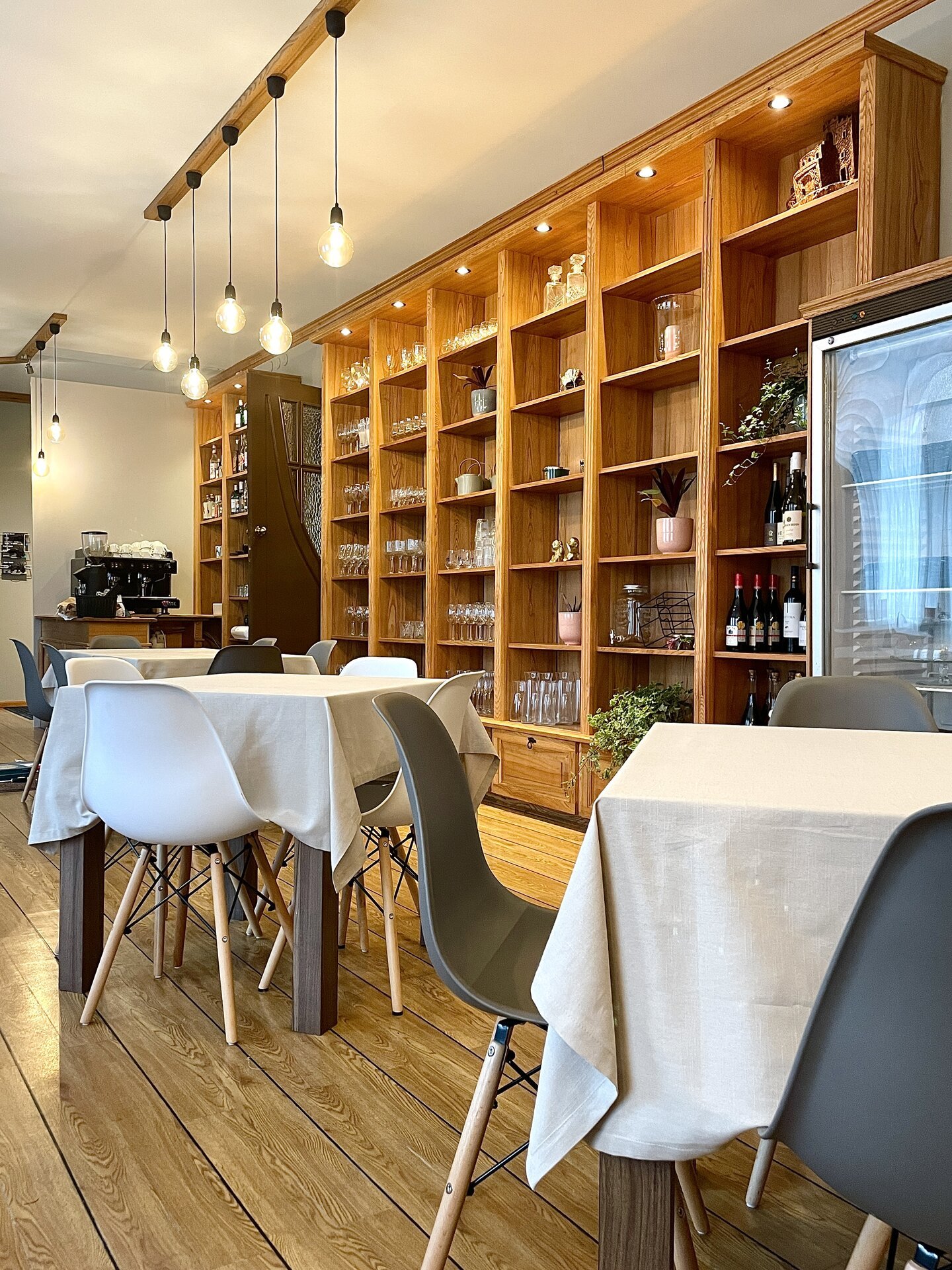 Kolm. Restoran, Voru, Estonia