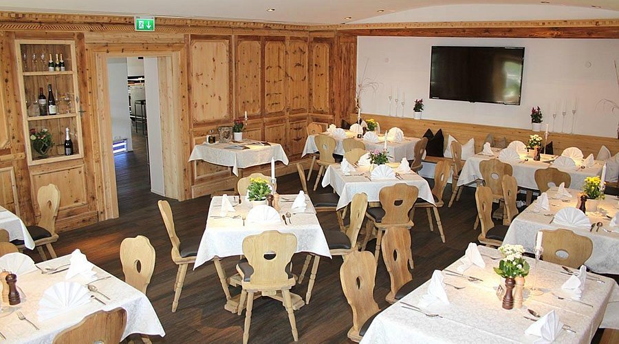 Restaurant Schwarz Weiss, Axams, Austria