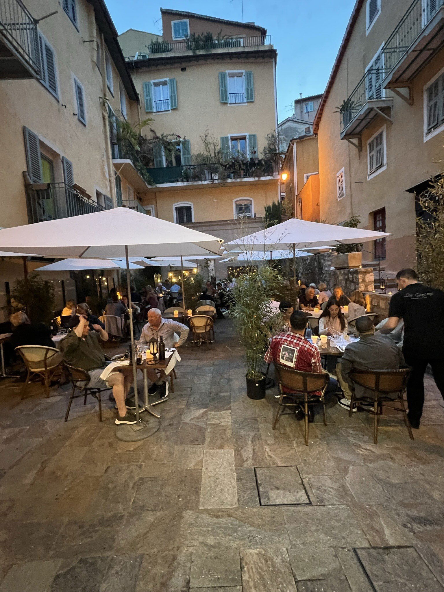 Les Garçons, Restaurant in Villefranche-sur-Mer