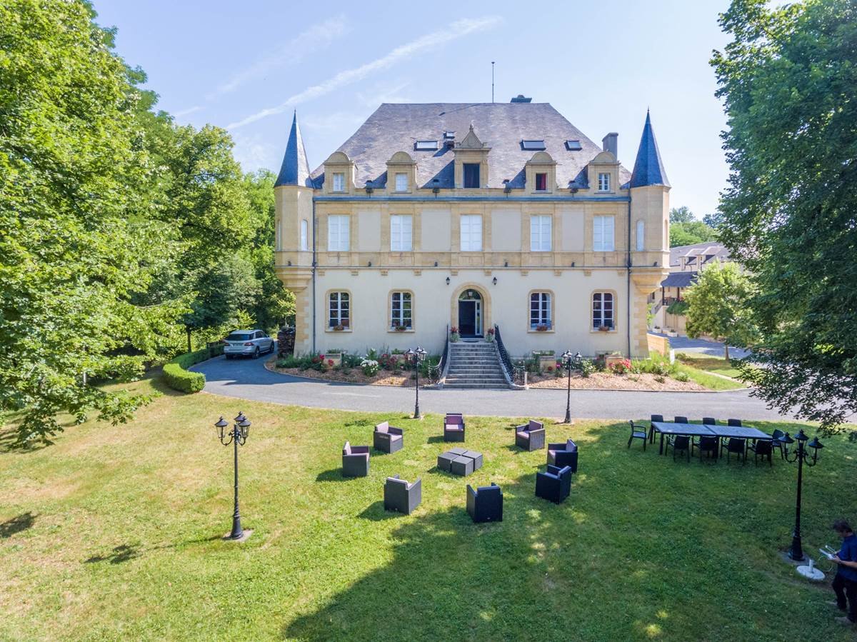 Chateau De Puy Robert, Restaurant in Montignac-Lascaux