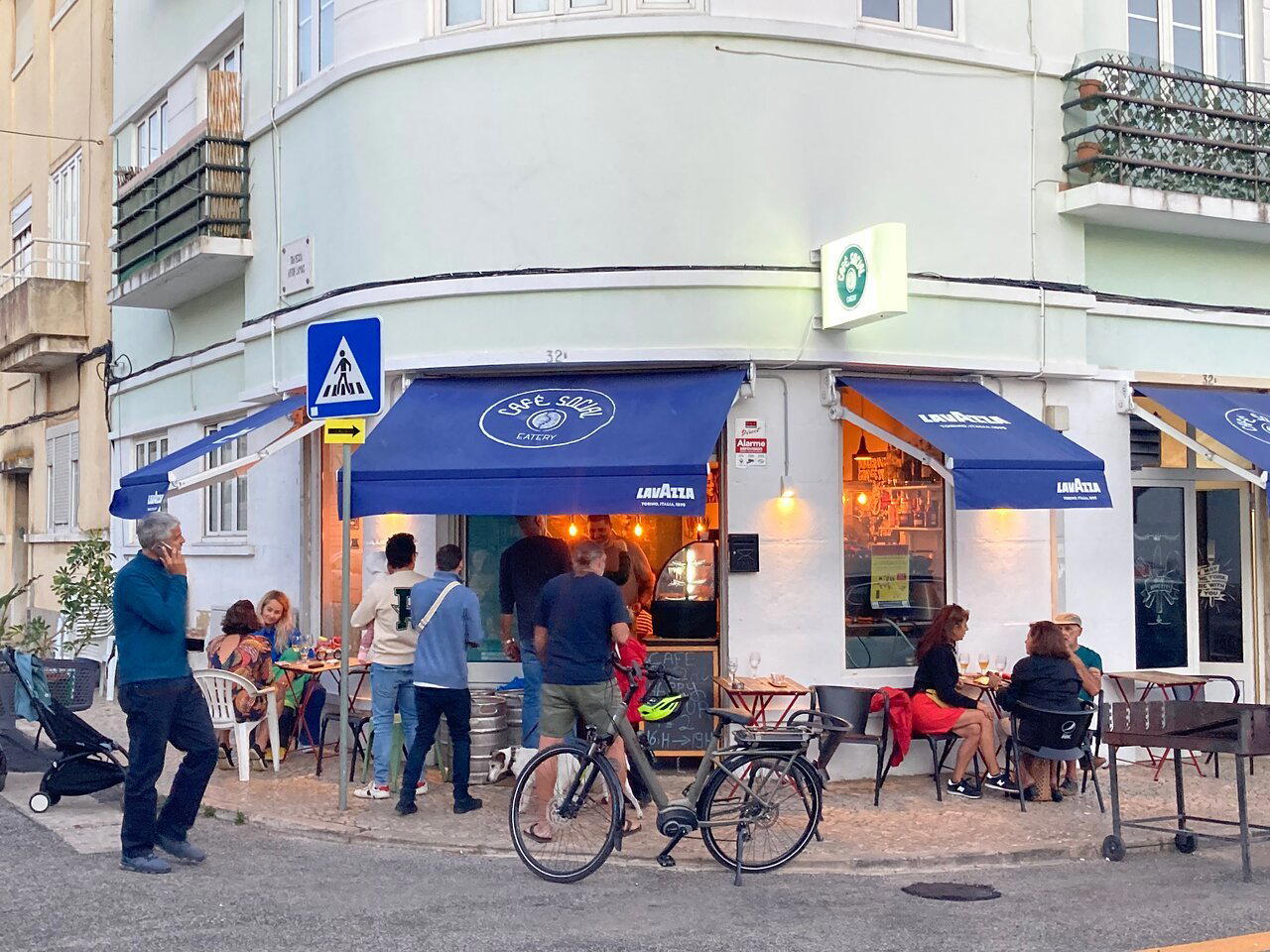 Café Social Eatery restaurant in Lisbon, Portugal