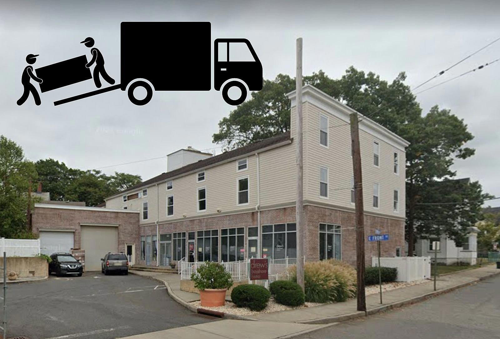 Drew's Bayshore Bistro restaurant in Keyport, United States