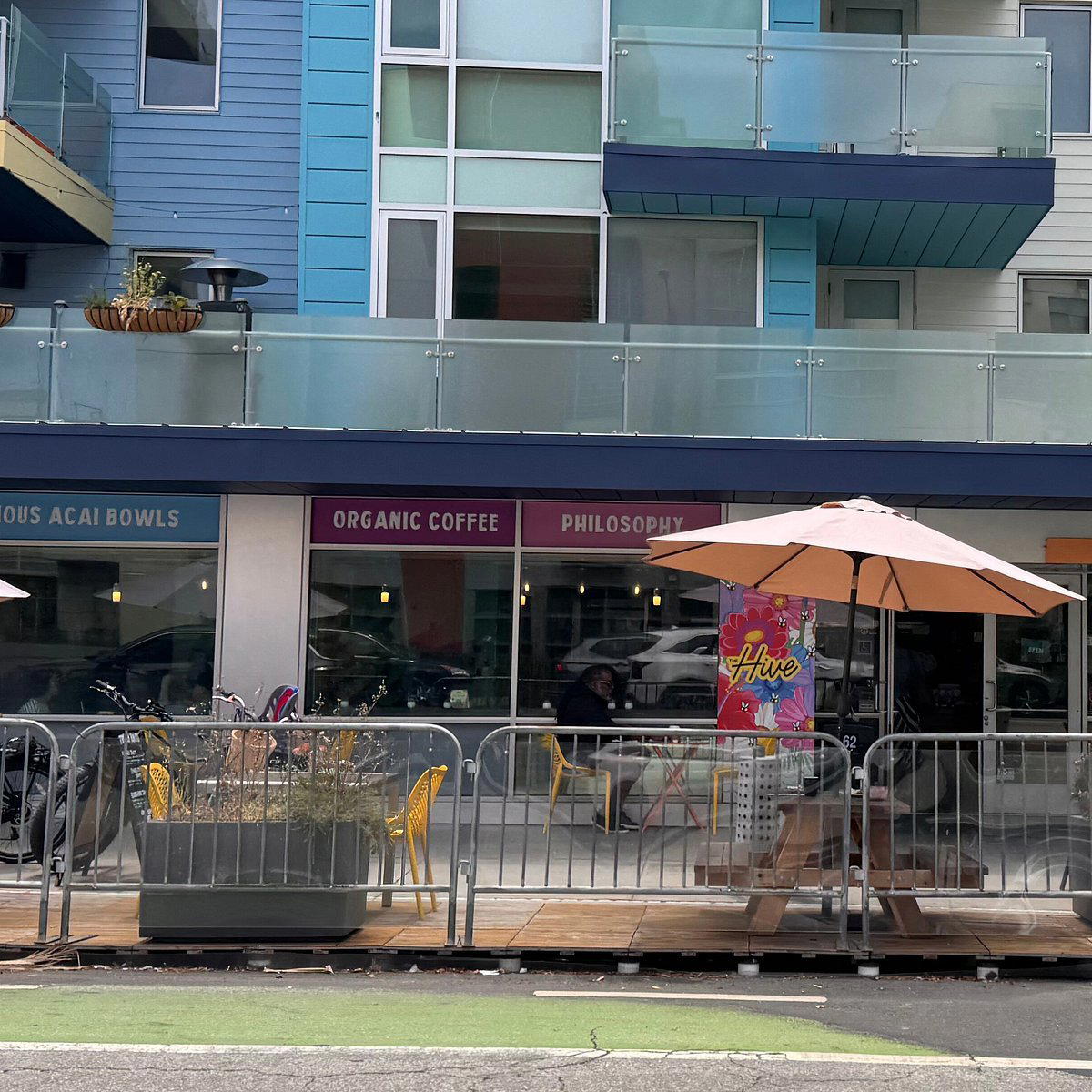 The Hive Superfood Eats & Organic Cafe - Santa Monica restaurant in Santa Monica, United States