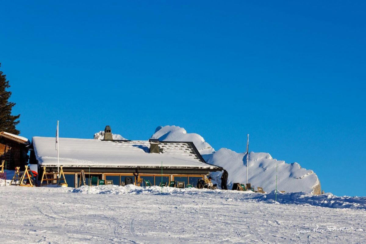 Le Grizzly restaurant in Thones, France