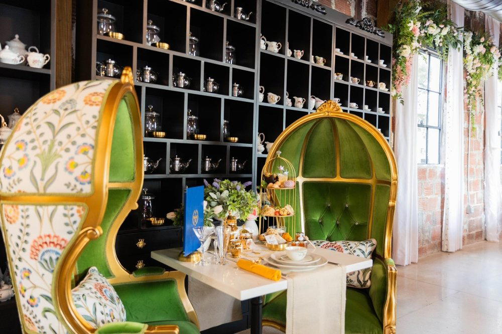 Queen Bee's Tea Room restaurant in Houston, United States