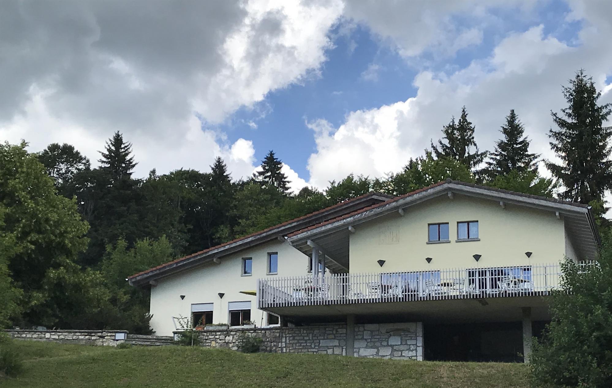 Le Grillon, Restaurant in Les Pres D Orvin