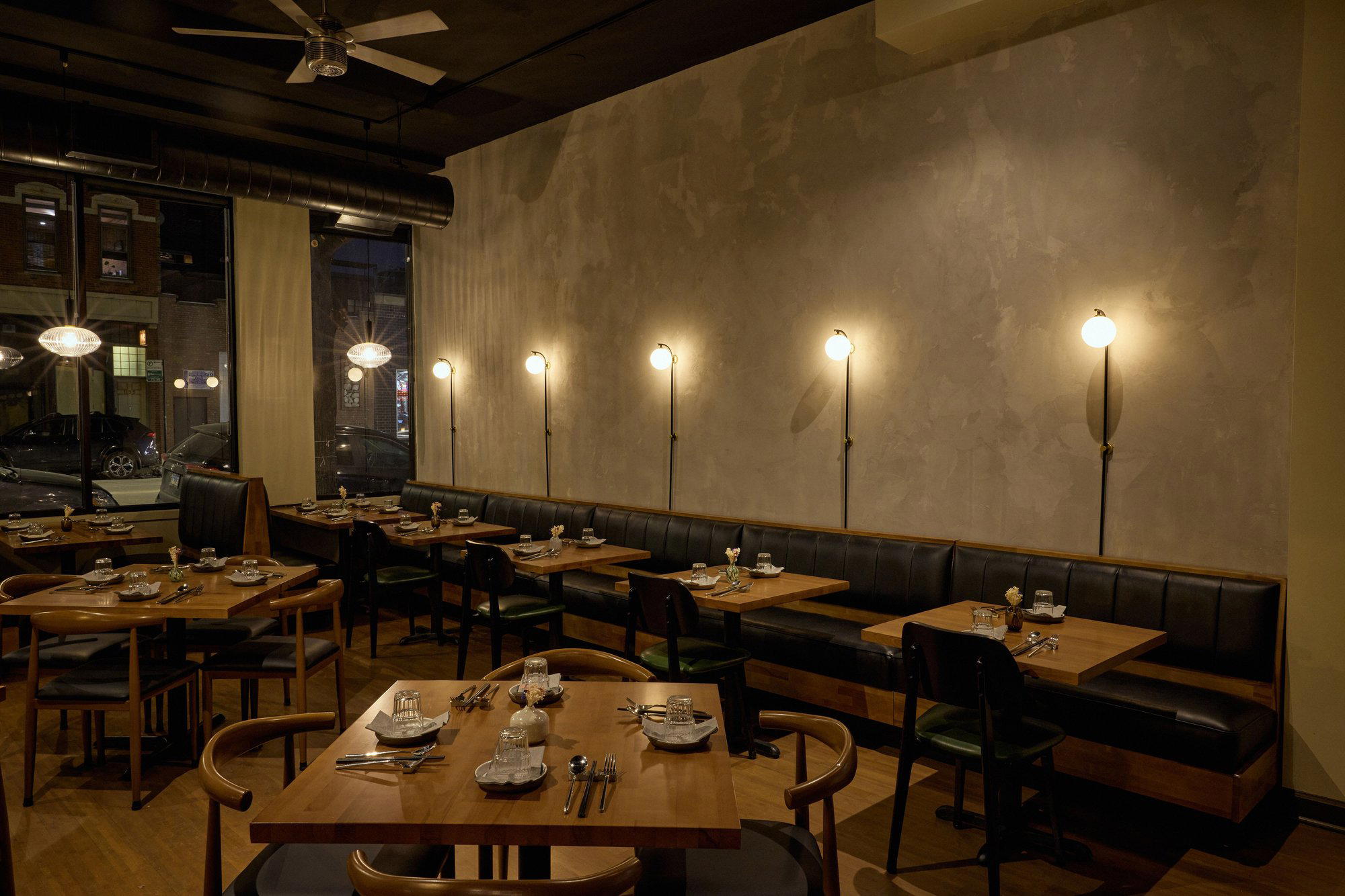 MISTER TIGER restaurant in Chicago, United States