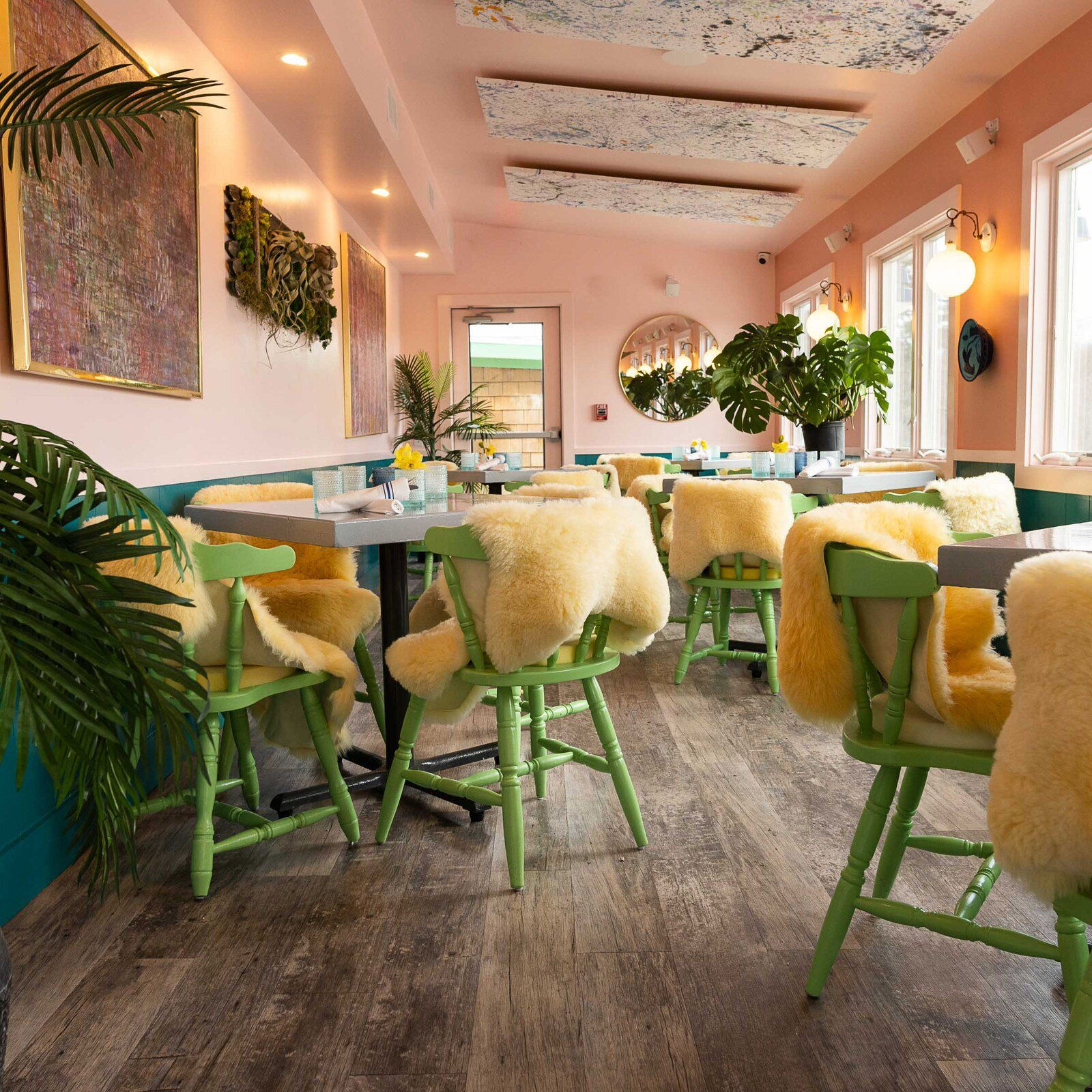 Little Fish, Restaurant in Southold
