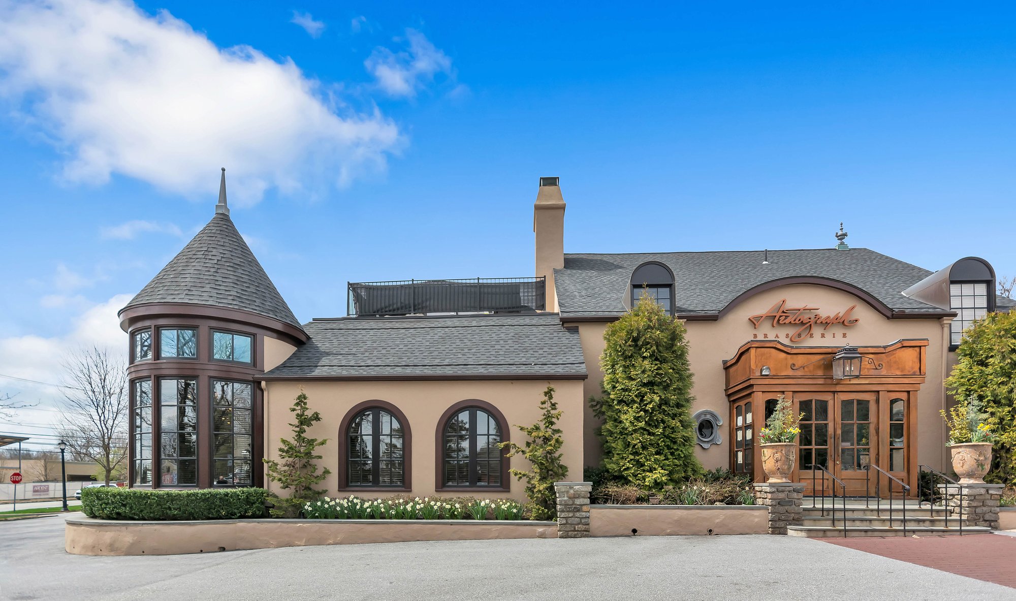 Autograph Brasserie restaurant in Wayne, United States