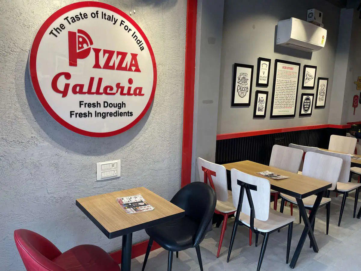 Pizza Galleria Orai, Orai, India