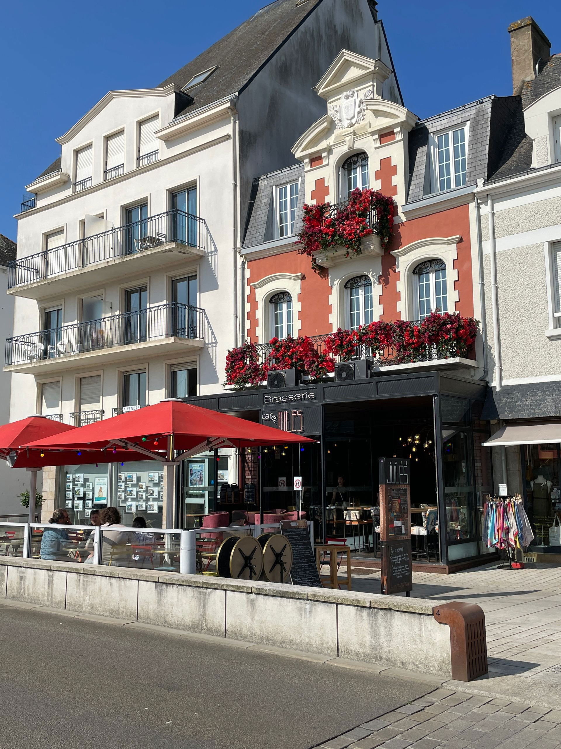 Café Jules, Restaurant in Le Pouliguen