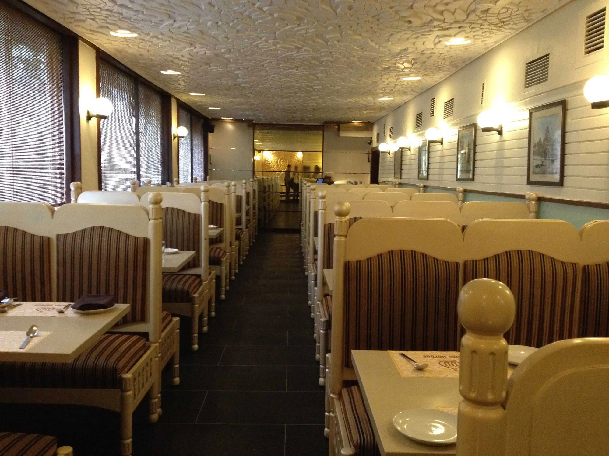 Delhi Darbar, Restaurant in Mumbai