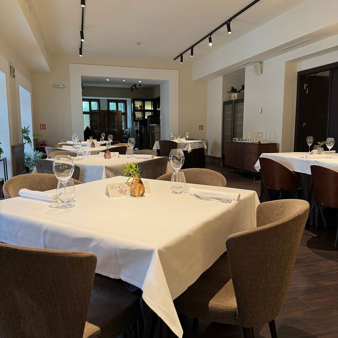 Danu.B Restaurant, Restaurant in Brno