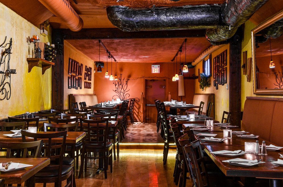 Christinas on the Danforth, Restaurant in Toronto