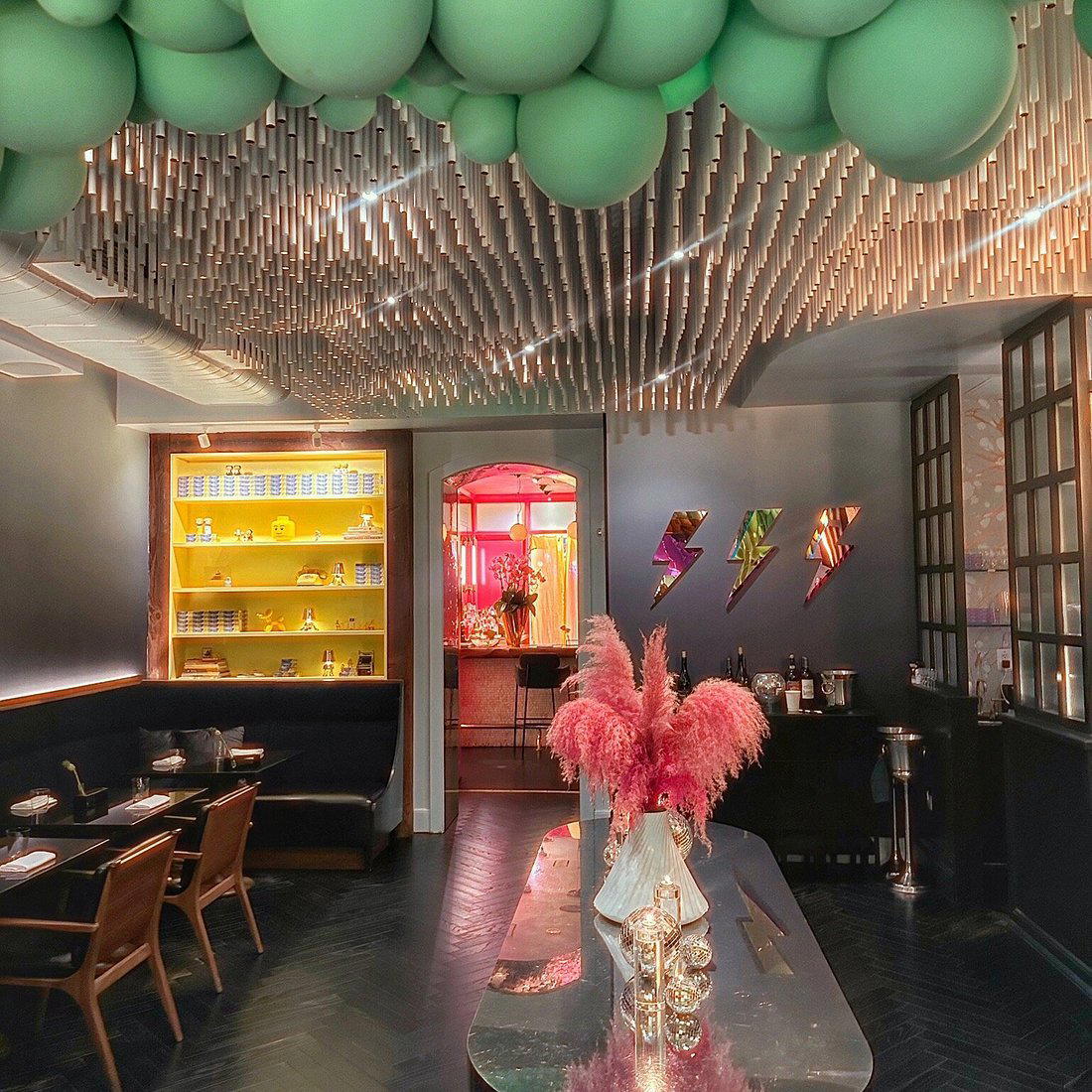 Pineapples & Pearls restaurant in Washington DC