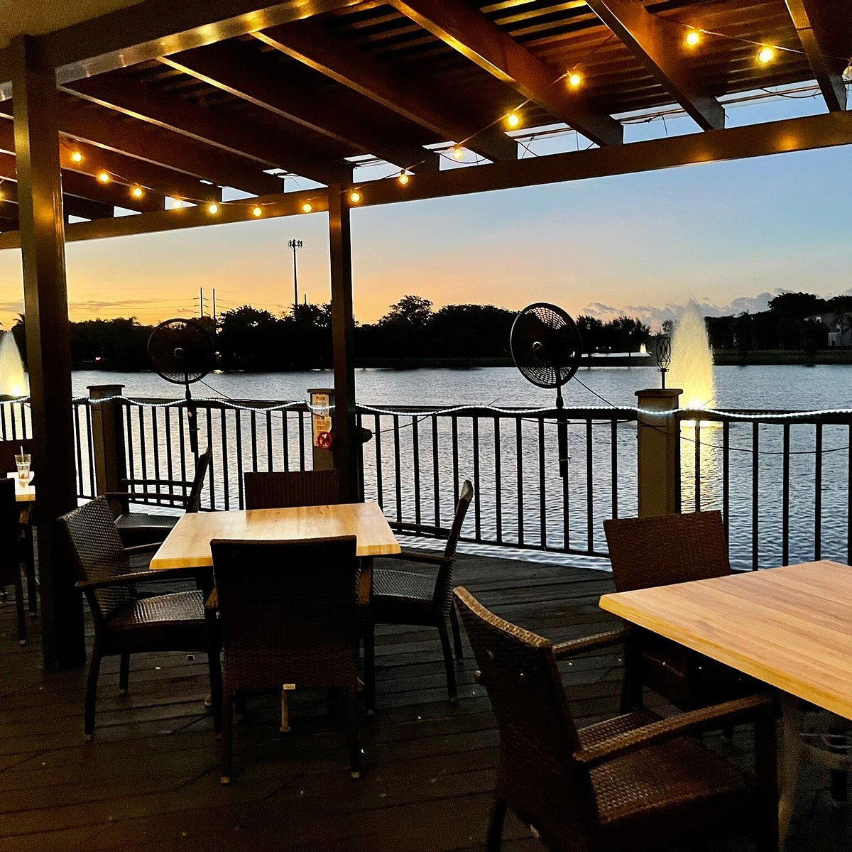 Rafina Greek Taverna restaurant in Boca Raton, United States