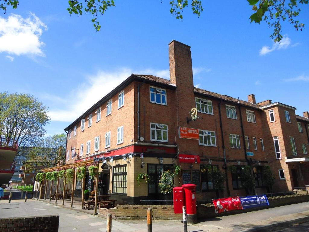 The Hour Glass restaurant in London, United Kingdom