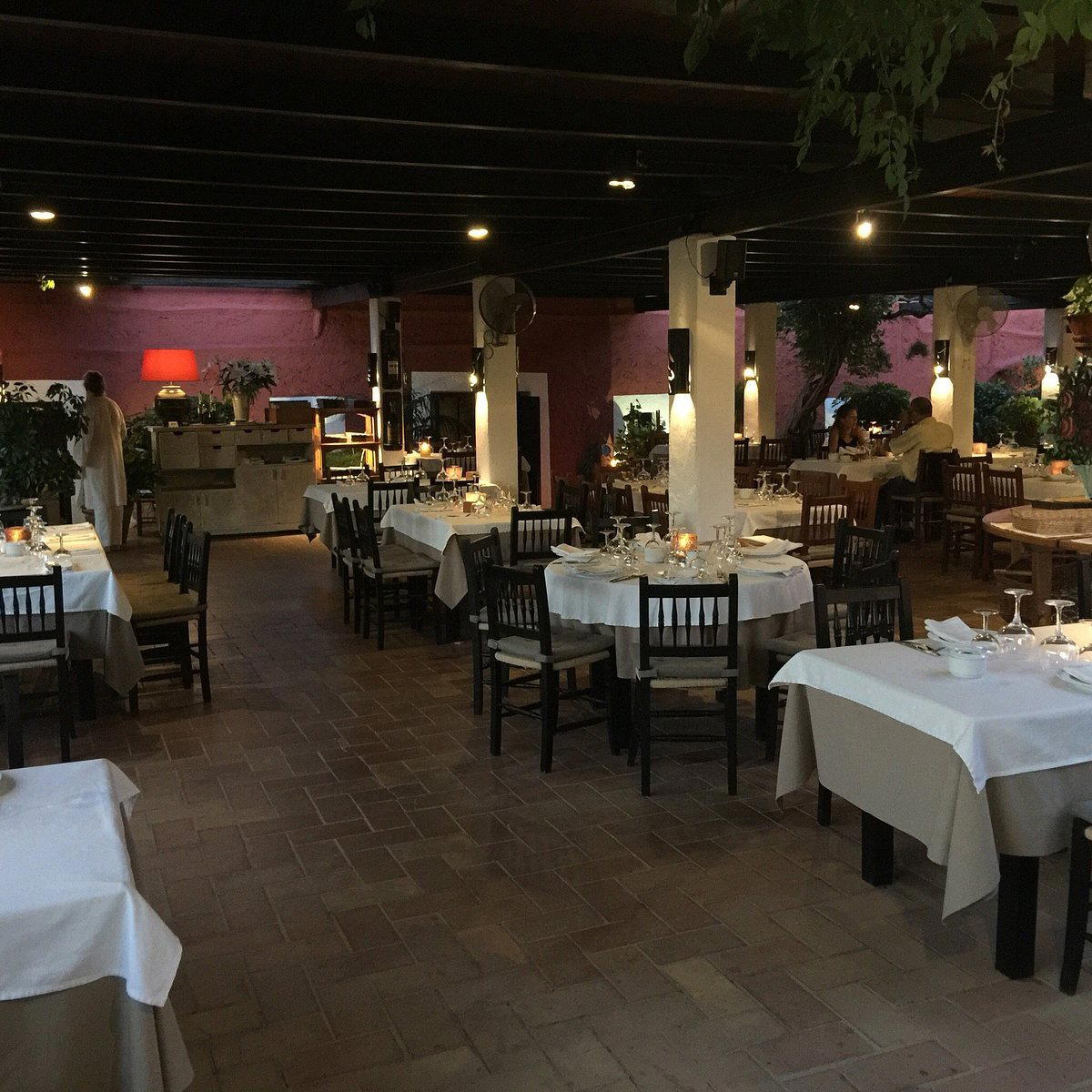 Can Pau restaurant in Santa Gertrudis De