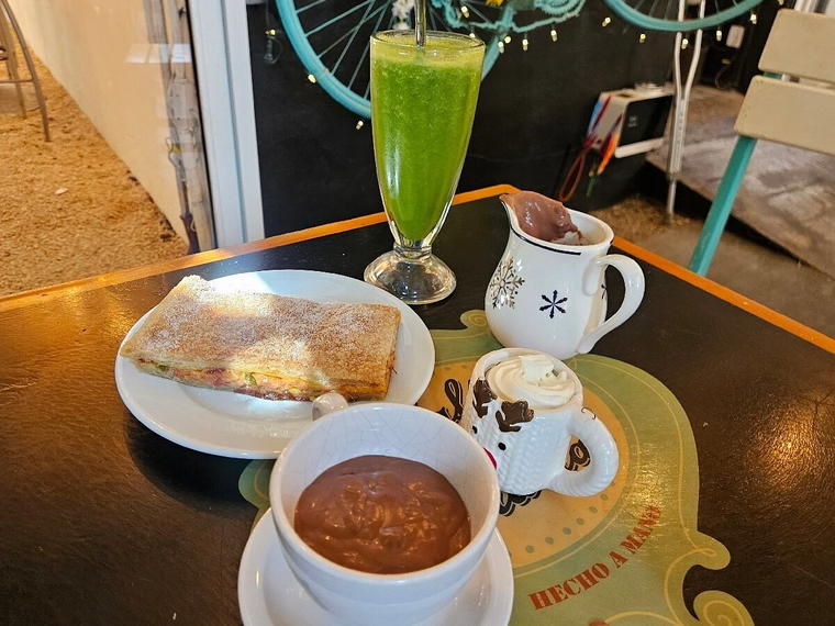 Café con Gracia, Cancún, Mexico