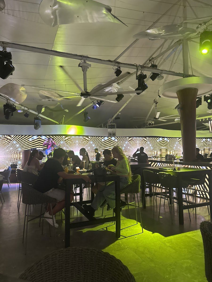 Monsoon Restaurant, Restaurant in Badung