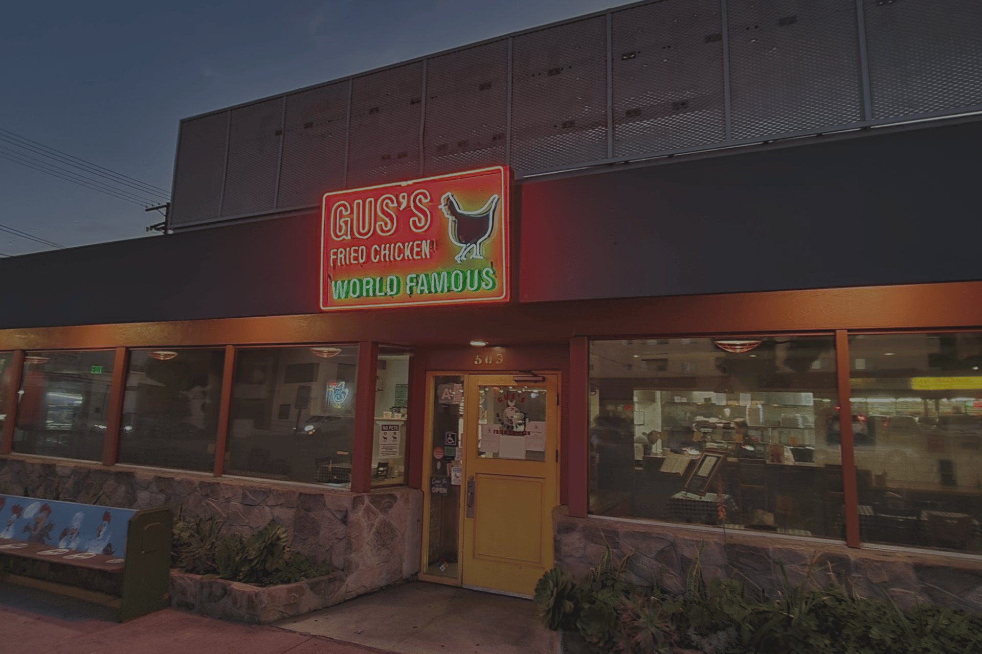 Gus's World Famous Fried Chicken, Restaurant in Burbank