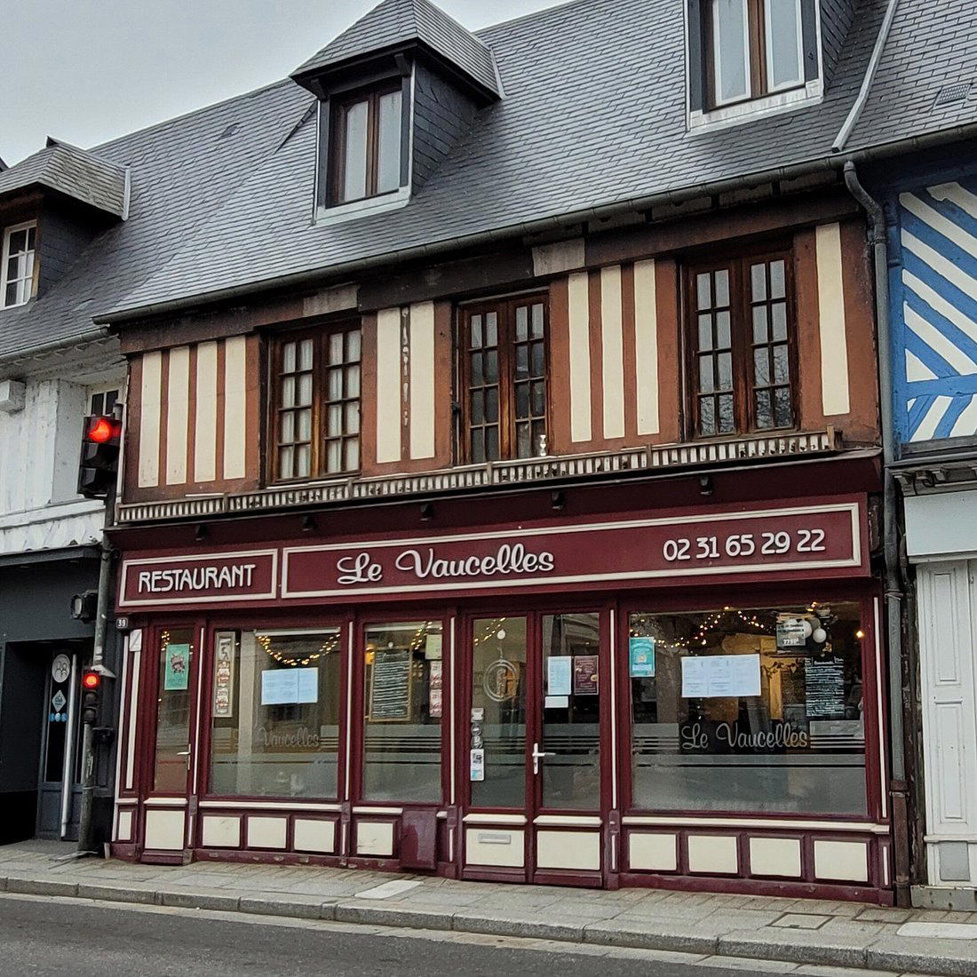 Le Vaucelles restaurant in Pont L Eveque, France