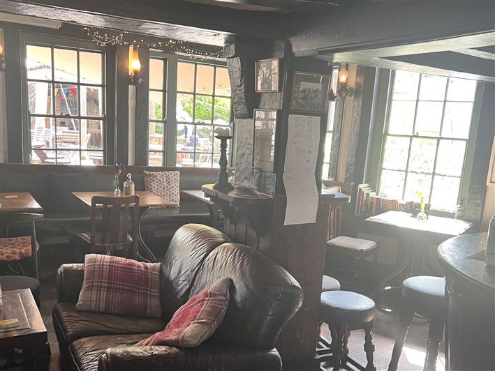 The Plough At Norwood Green, Restaurant in London