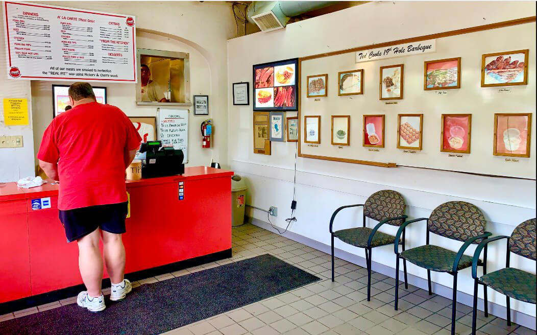 Ted Cooks 19th Hole BBQ restaurant in Minneapolis, United States